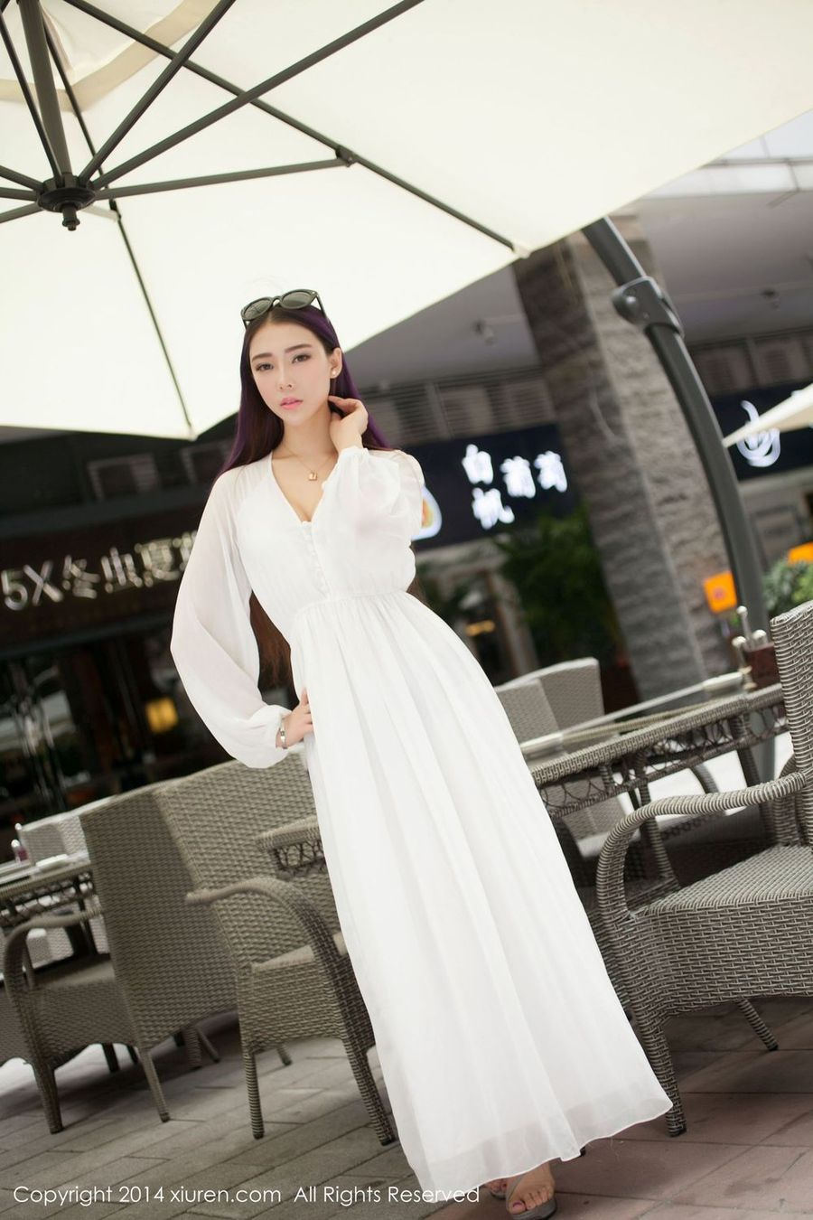 特级女神梦娜Vanessa - 一袭白衣款款而来性感写真