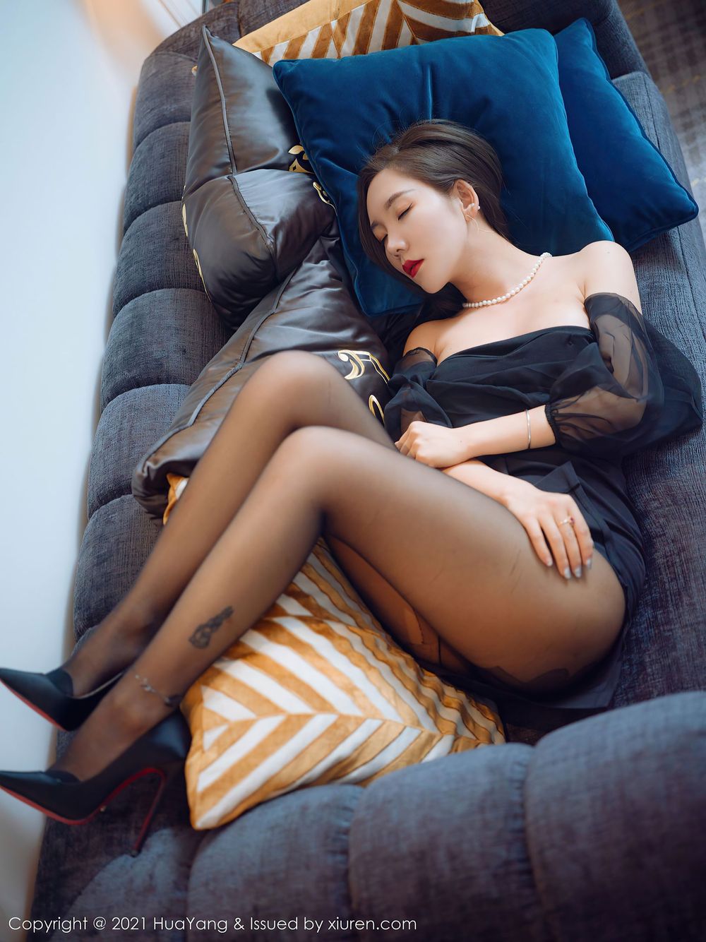 美女模特艾静香 - 抹胸礼服+黑丝系列澳门旅拍