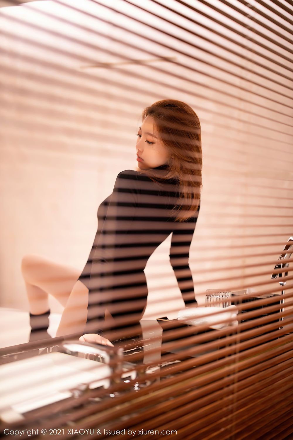 性感女神冯木木LRIS - 黑色魅惑连体衣妩媚写真