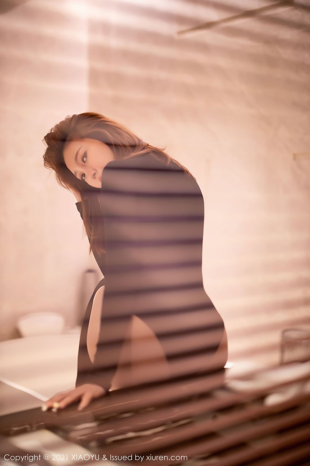 性感女神冯木木LRIS - 黑色魅惑连体衣妩媚写真