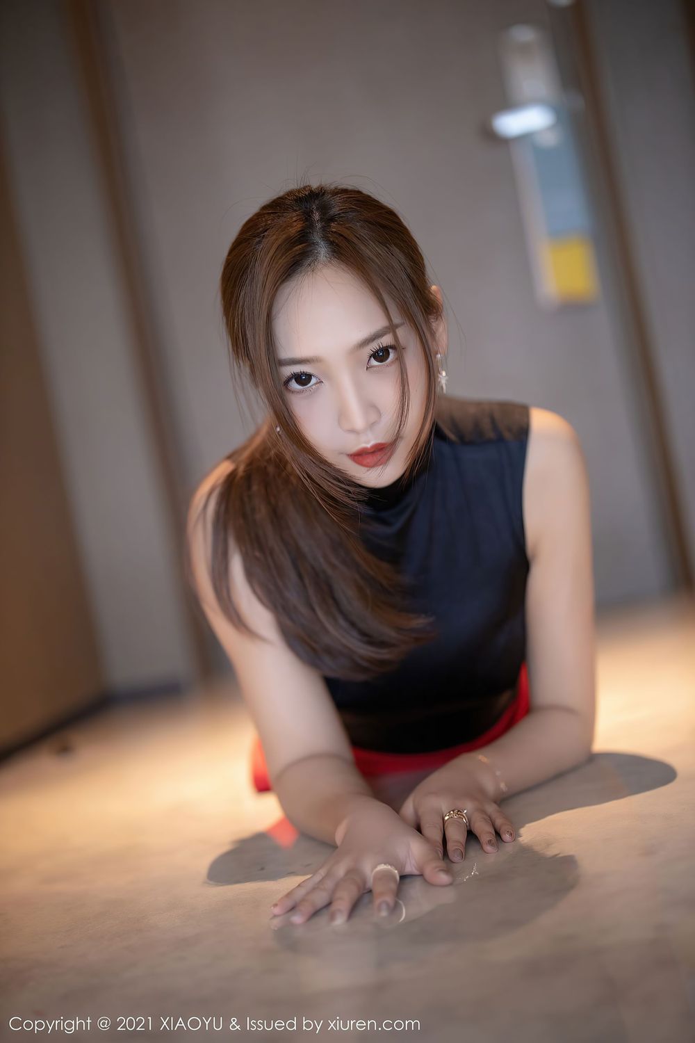 美女模特郑颖姗Bev - 黑丝吊袜+都市OL经典写真