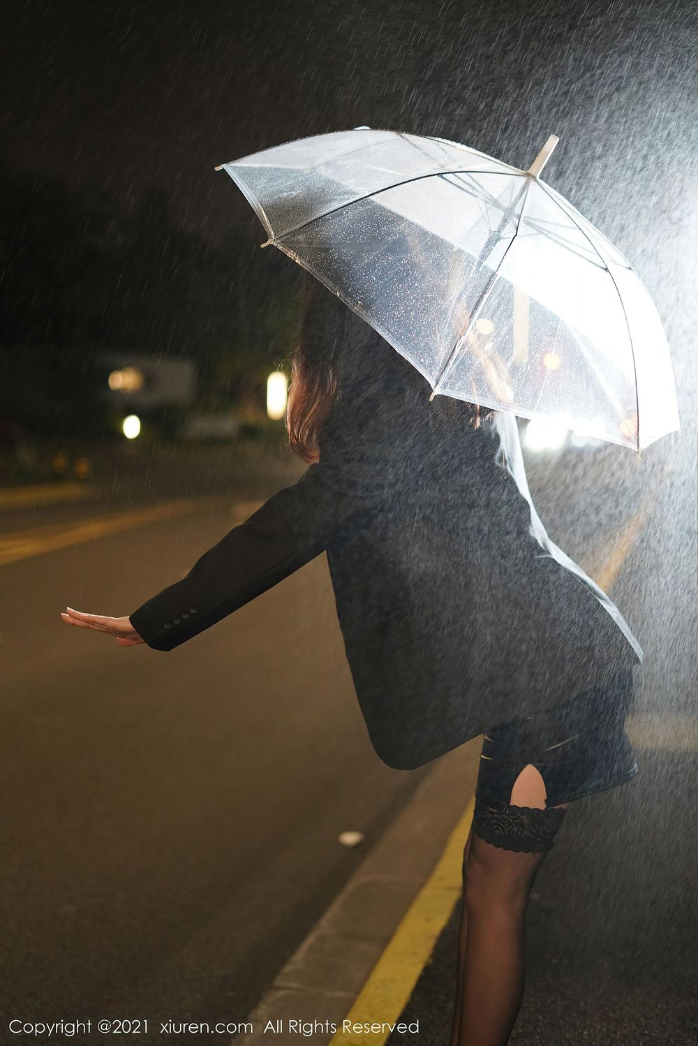 美女模特乔漫妮mina - 外地考察下雨天打车剧情写真