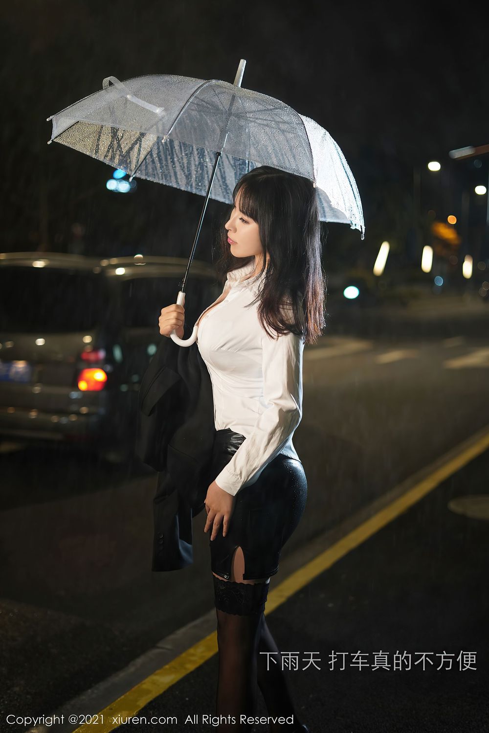 美女模特乔漫妮mina - 外地考察下雨天打车剧情写真