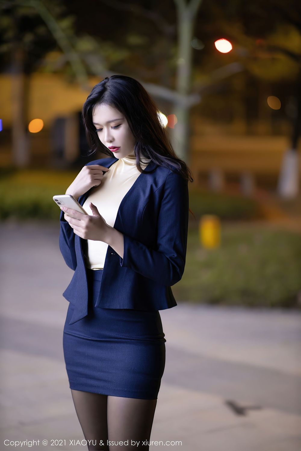 美女模特娜比 - 香车美人+外景车拍主题性感写真