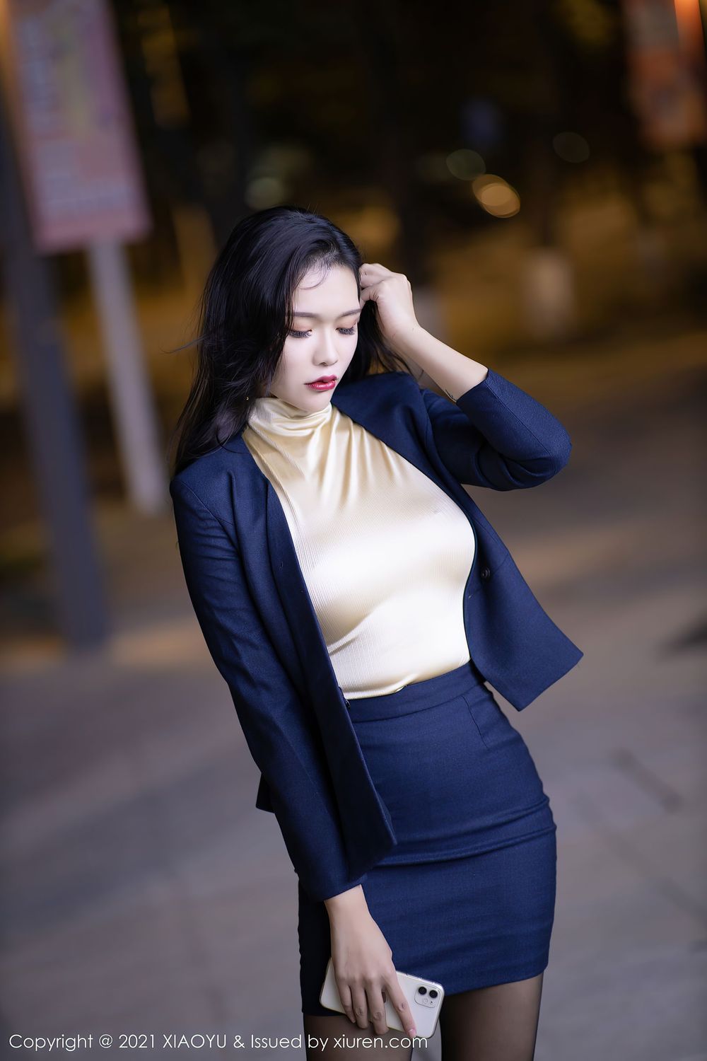 美女模特娜比 - 香车美人+外景车拍主题性感写真