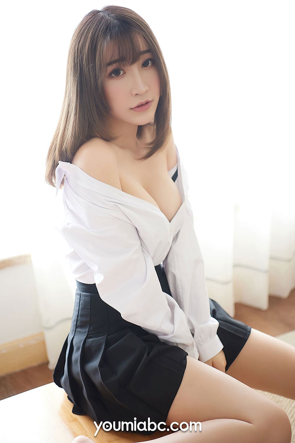 美女嫩模绯月樱Cherry - 学生妹制服+白衬衣系列诱惑写真
