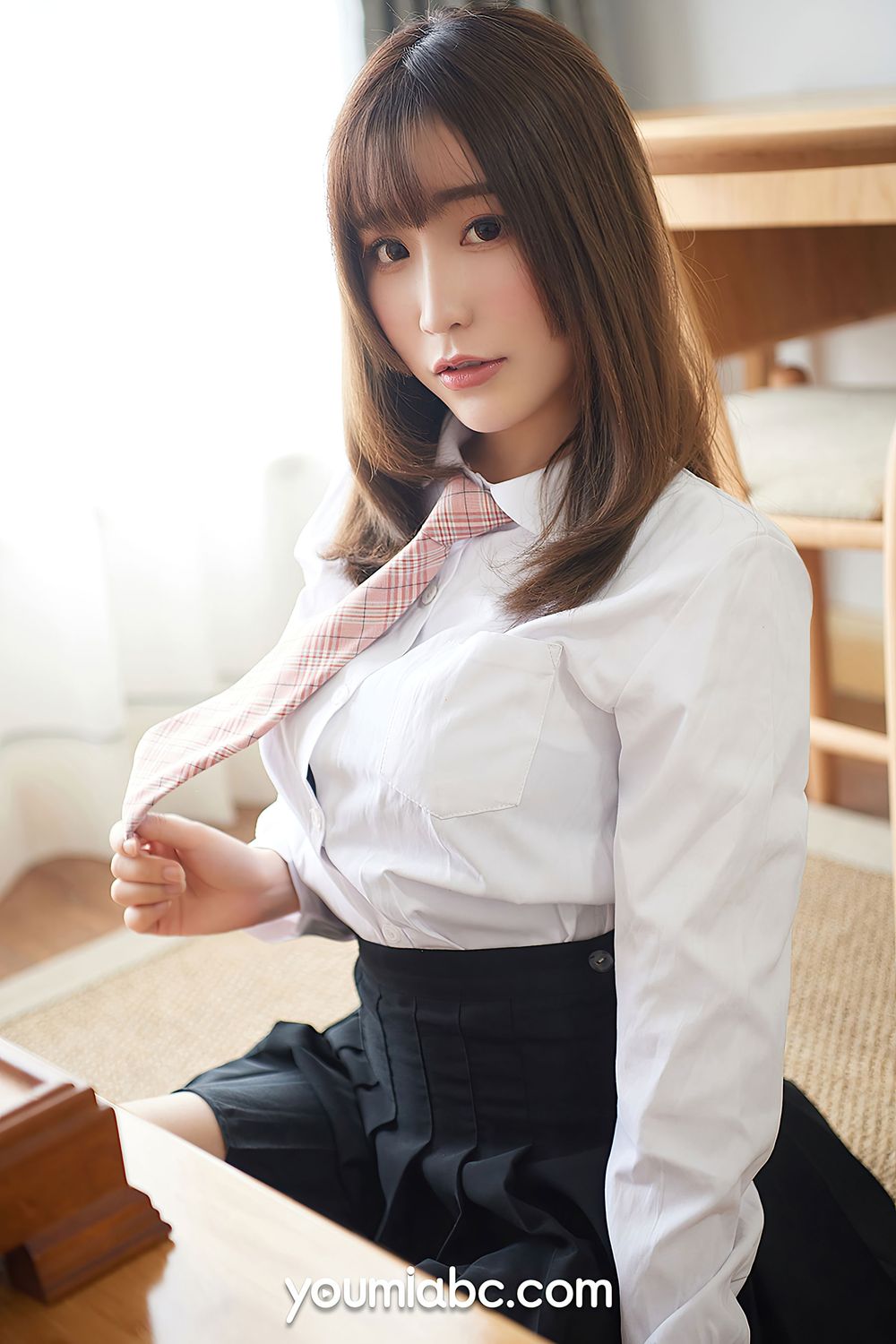 美女嫩模绯月樱Cherry - 学生妹制服+白衬衣系列诱惑写真