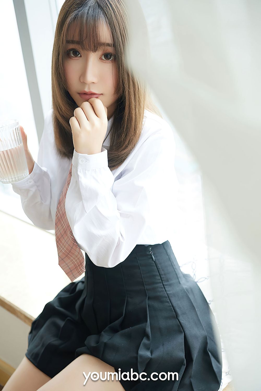 美女嫩模绯月樱Cherry - 学生妹制服+白衬衣系列诱惑写真