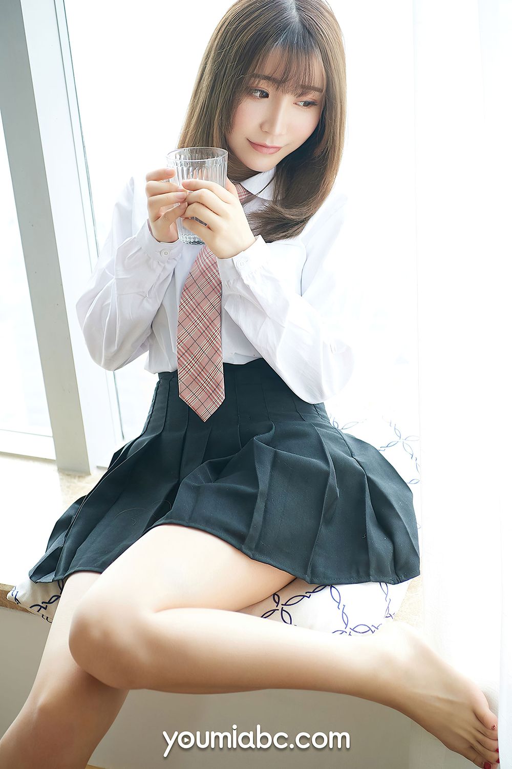 美女嫩模绯月樱Cherry - 学生妹制服+白衬衣系列诱惑写真