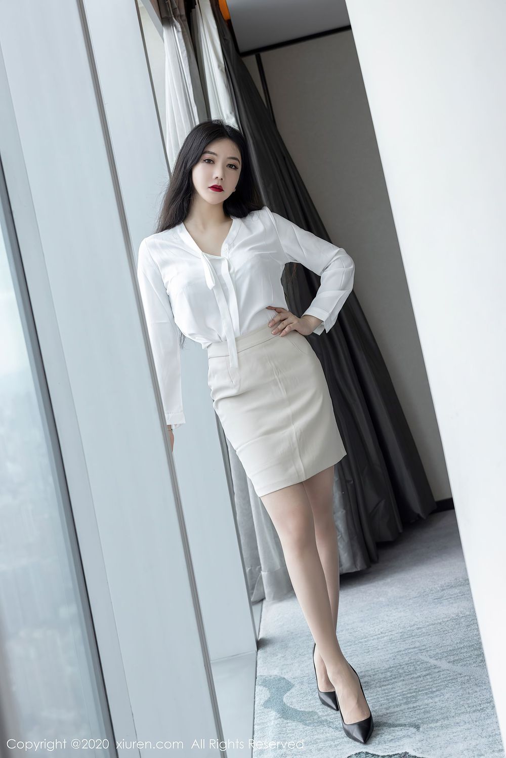 性感女神心妍小公主 - 经典职场制服OL系列写真