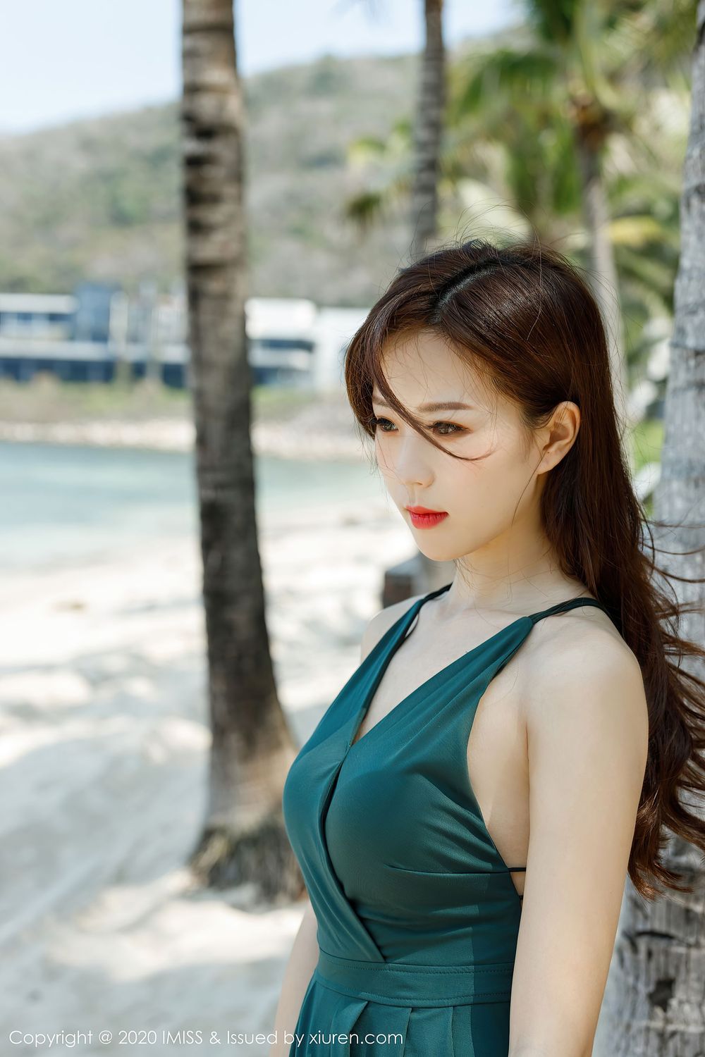 美女模特杨紫嫣Cynthia - 深绿色吊裙+丝袜系列性感写真