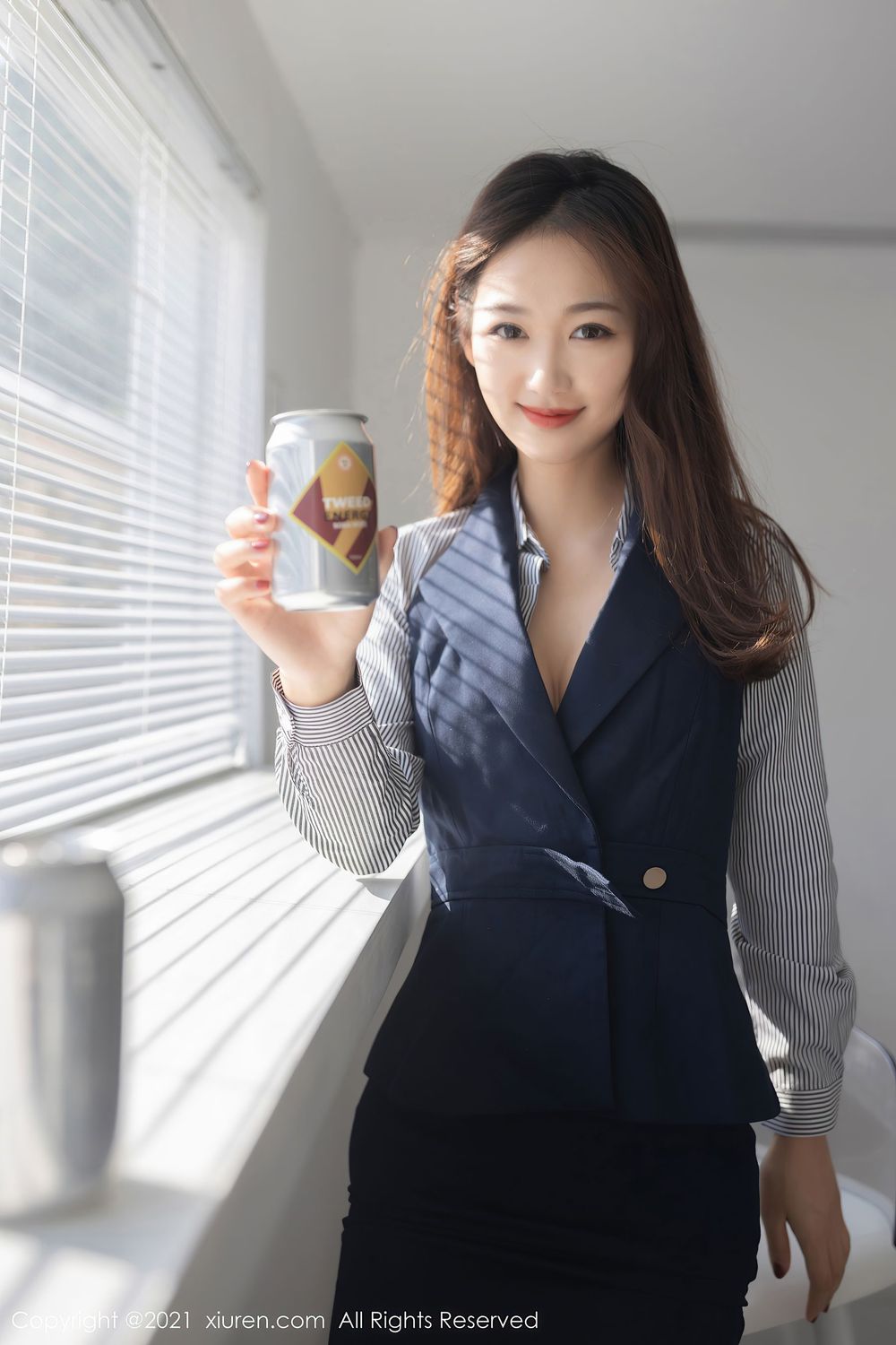 美女模特唐安琪 - 商店买酒+推销员系列性感写真