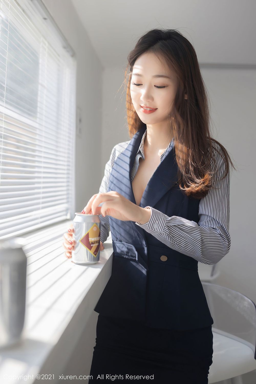 美女模特唐安琪 - 商店买酒+推销员系列性感写真
