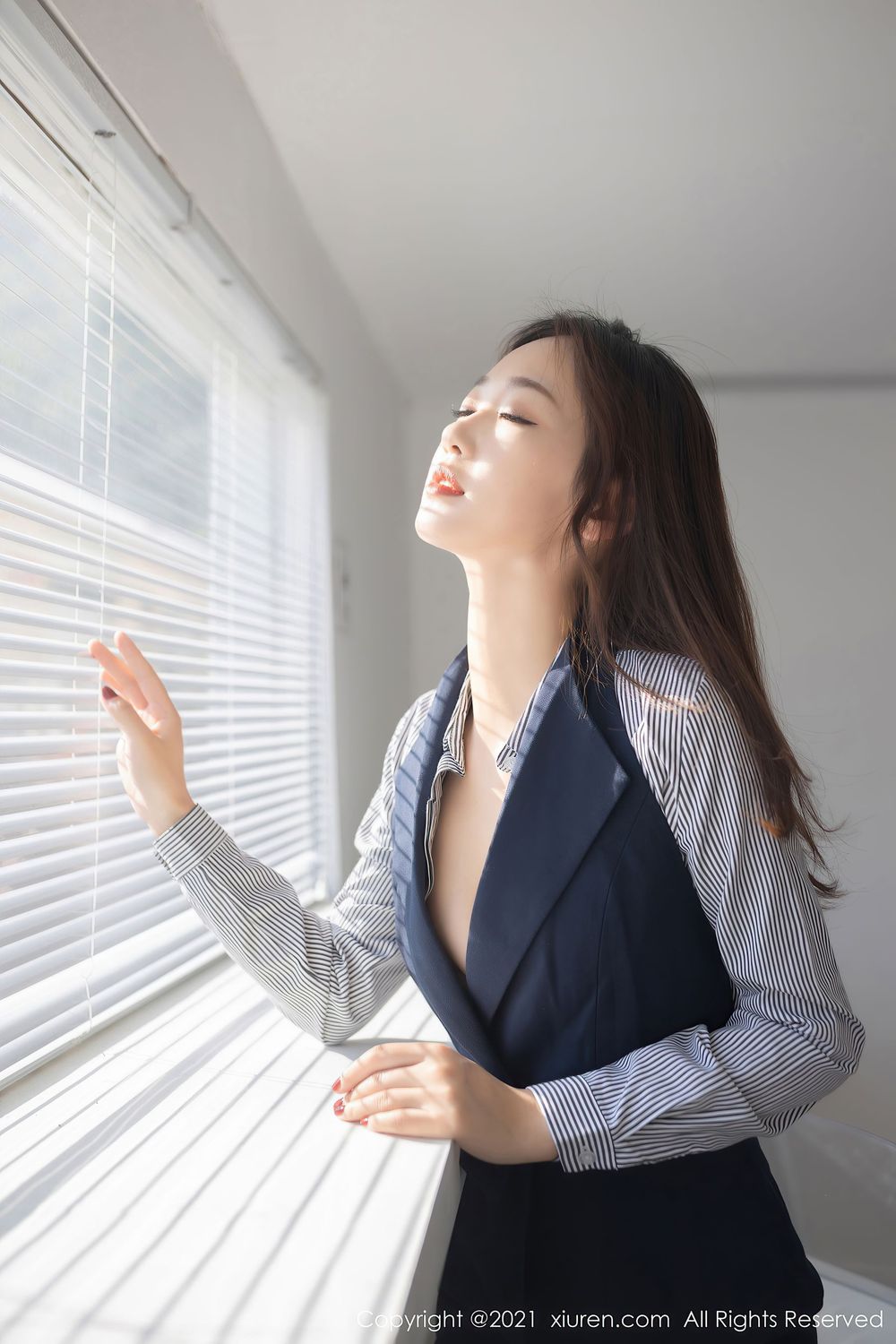美女模特唐安琪 - 商店买酒+推销员系列性感写真