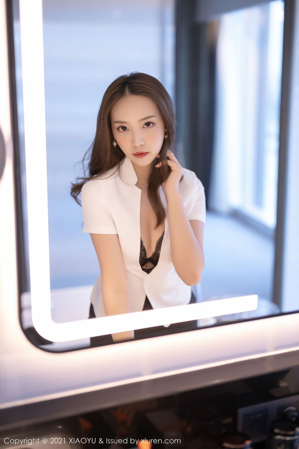 美女模特郑颖姗Bev - 白衬衫+黑短裙OL系列写真