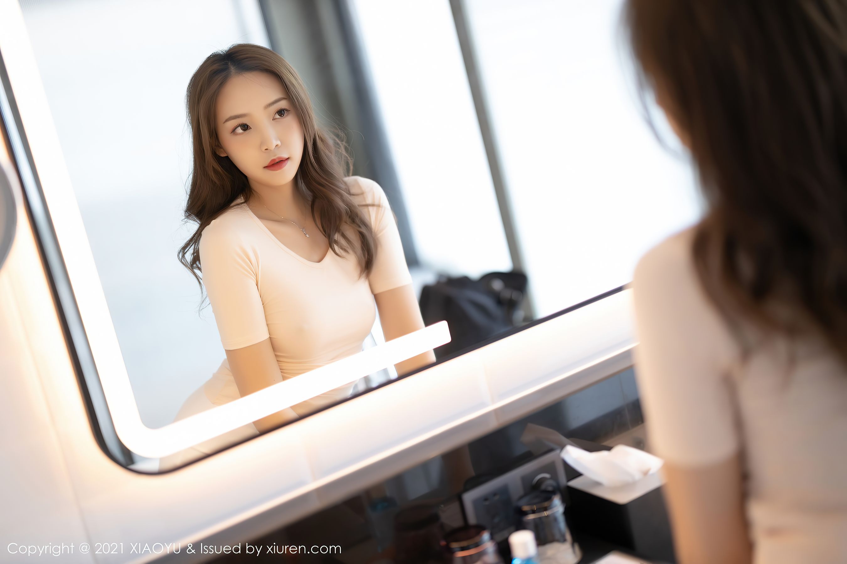 美女模特郑颖姗Bev - 诱人美臀与丝袜美腿性感写真