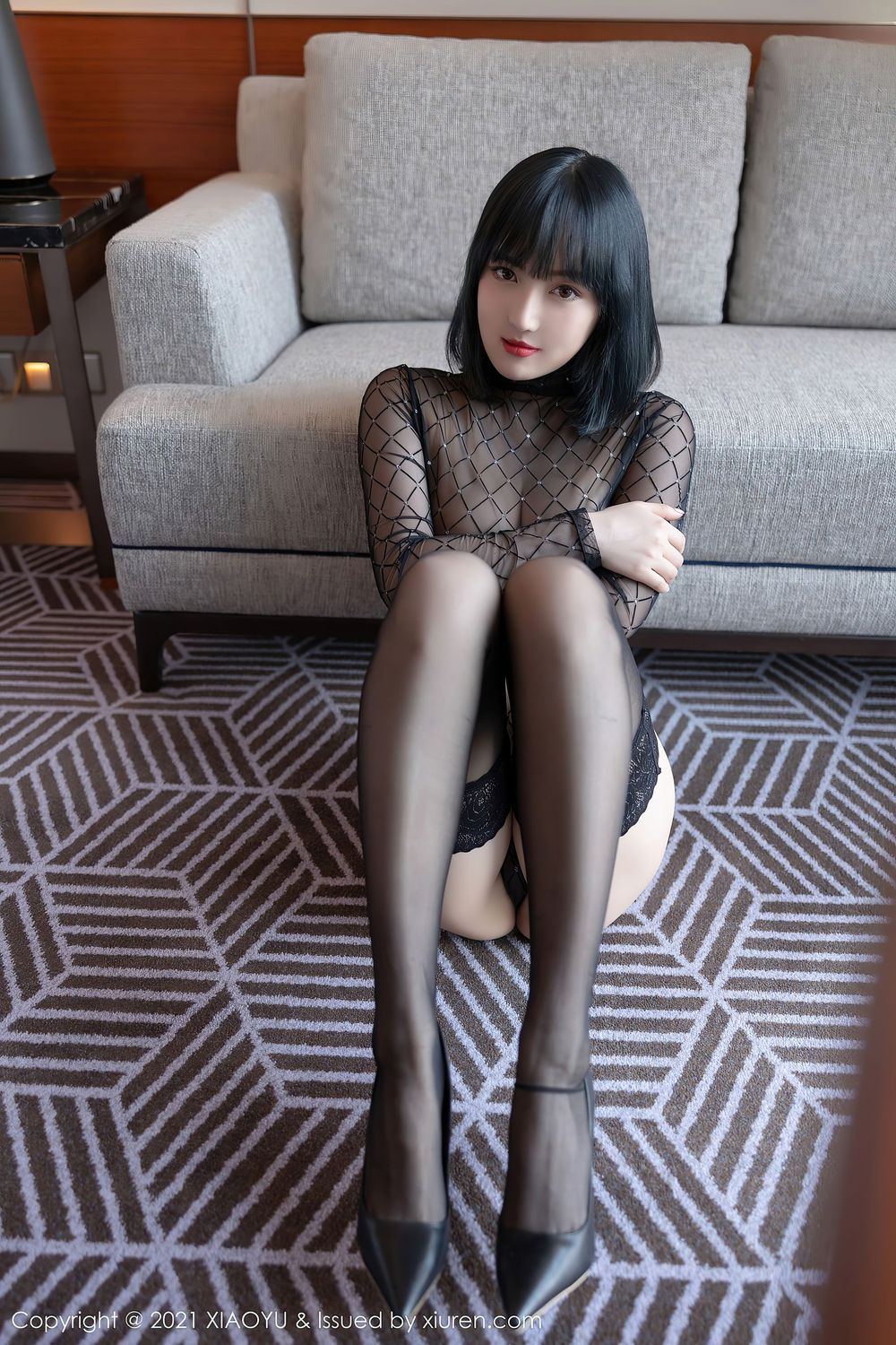 美女模特豆瓣酱 - 黑丝美腿+情趣服饰性感写真