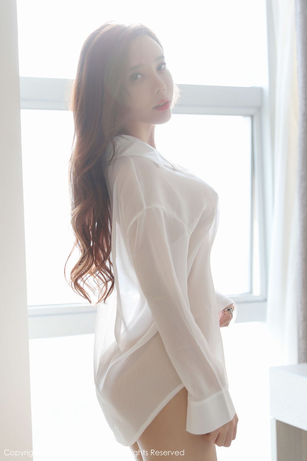 美女模特艾小青 - 白衬衫+红短裙系列性感写真