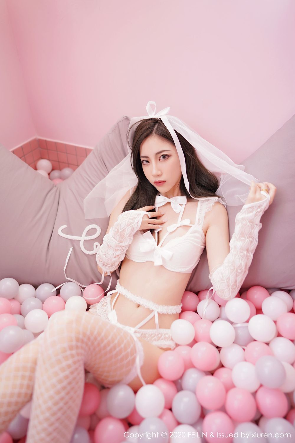 美女模特贾诗晗 - 白色婚纱+猫女装扮性感写真