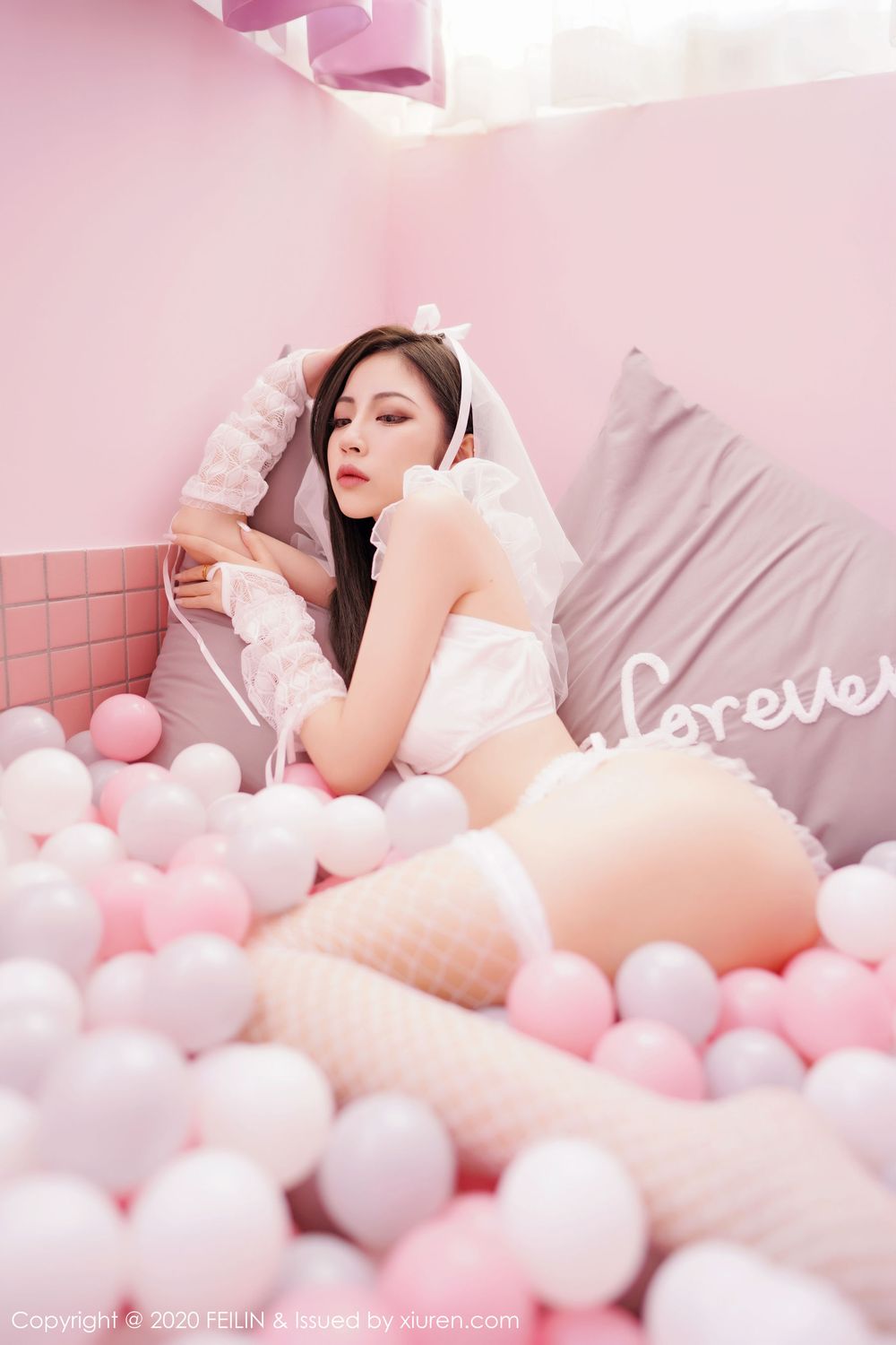 美女模特贾诗晗 - 白色婚纱+猫女装扮性感写真