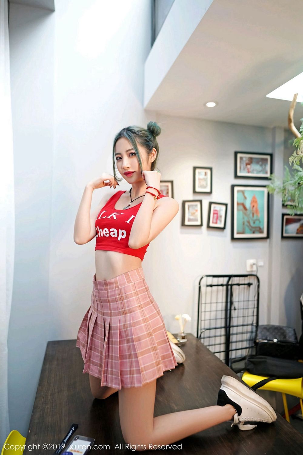 新人模特贾诗晗 - 清秀容颜+曼妙身材性感写真