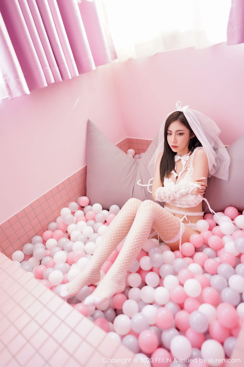 美女模特贾诗晗 - 白色婚纱+猫女装扮性感写真