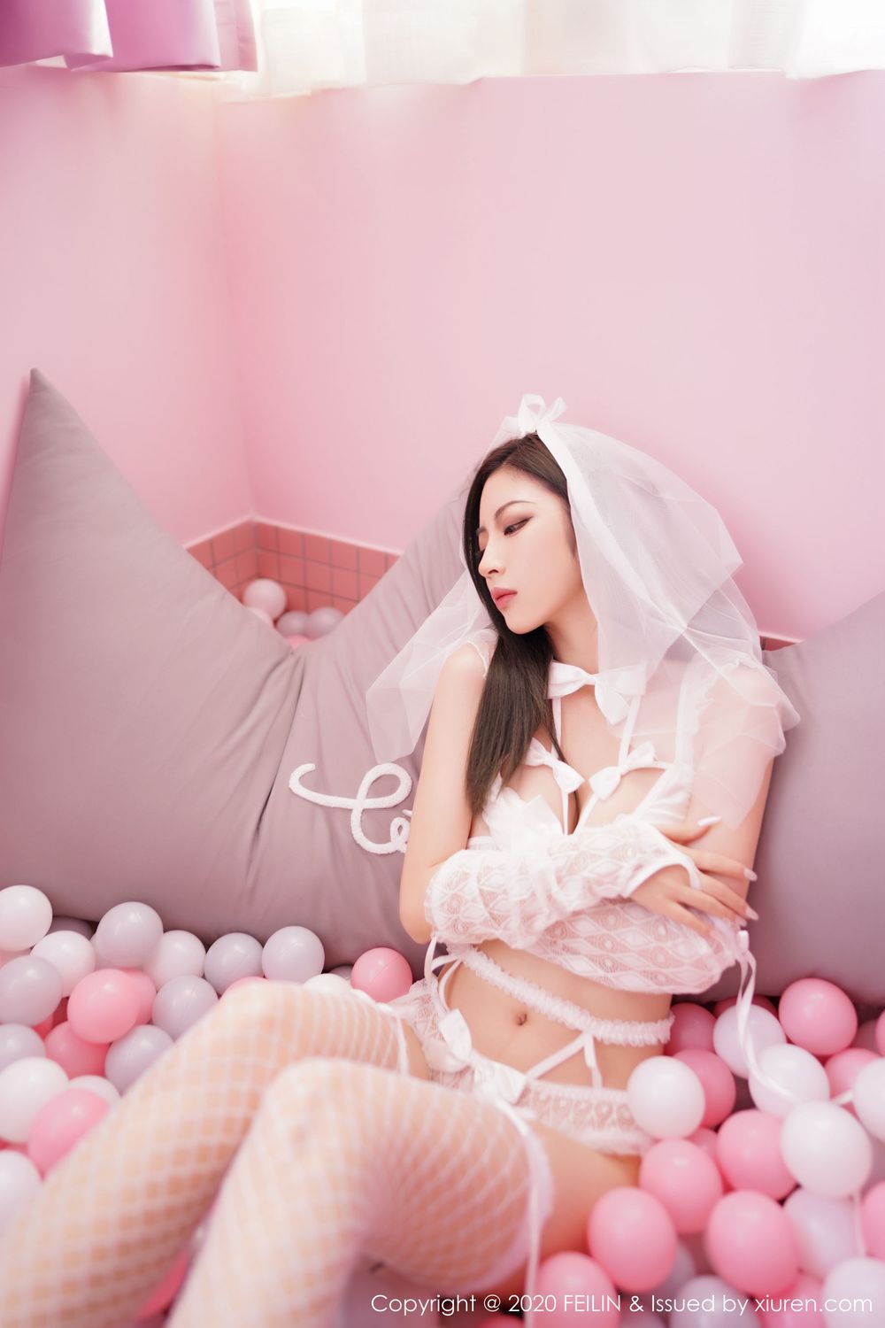 美女模特贾诗晗 - 白色婚纱+猫女装扮性感写真