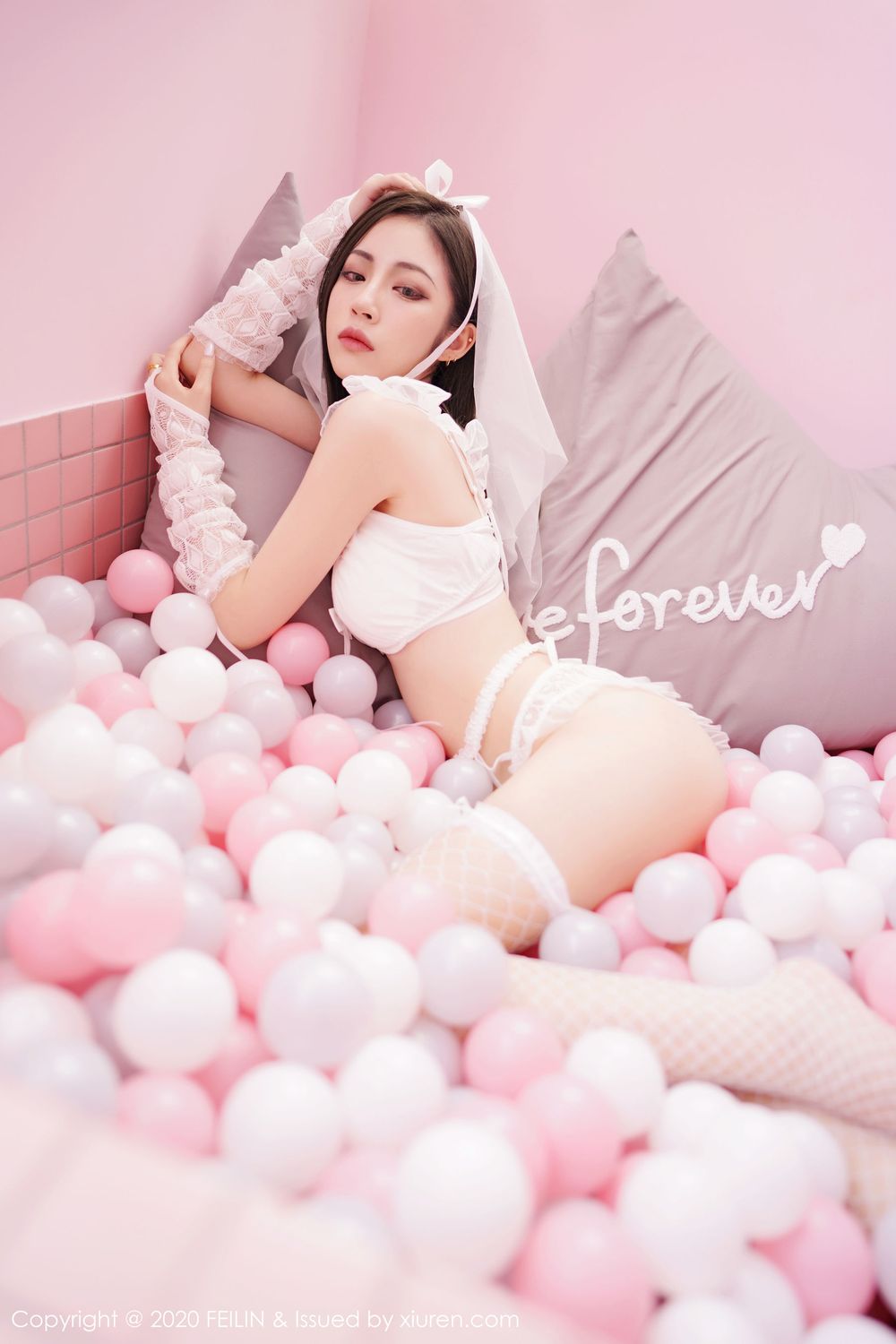 美女模特贾诗晗 - 白色婚纱+猫女装扮性感写真