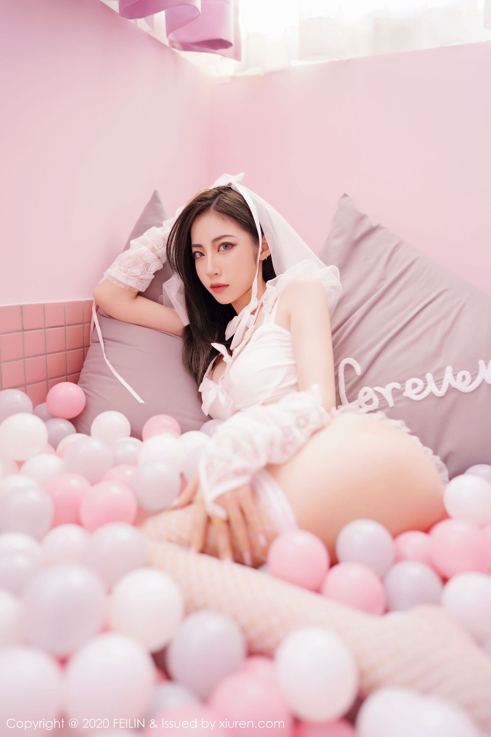 美女模特贾诗晗 - 白色婚纱+猫女装扮性感写真