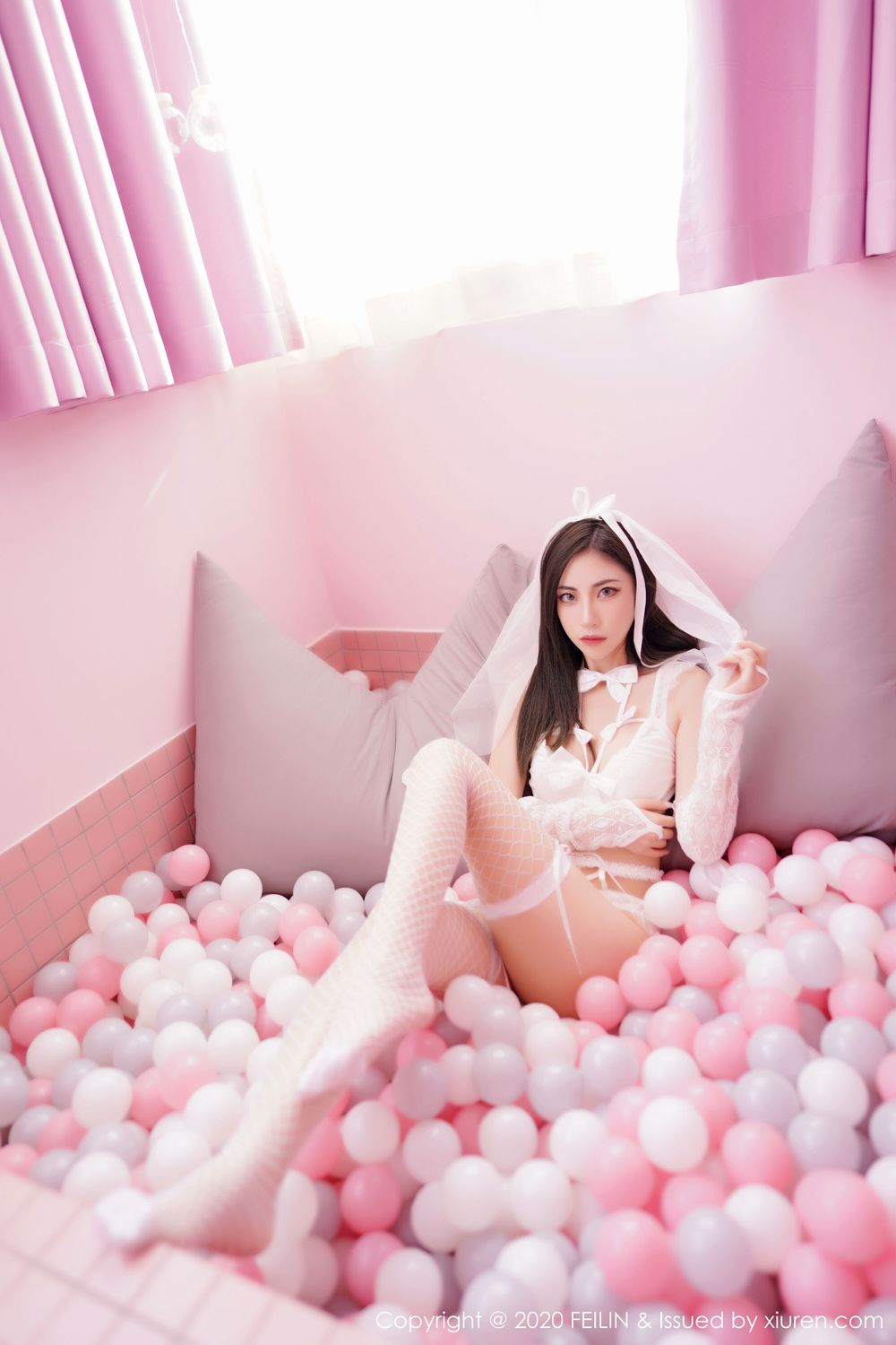 美女模特贾诗晗 - 白色婚纱+猫女装扮性感写真