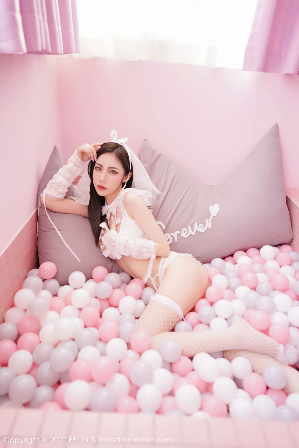 美女模特贾诗晗 - 白色婚纱+猫女装扮性感写真