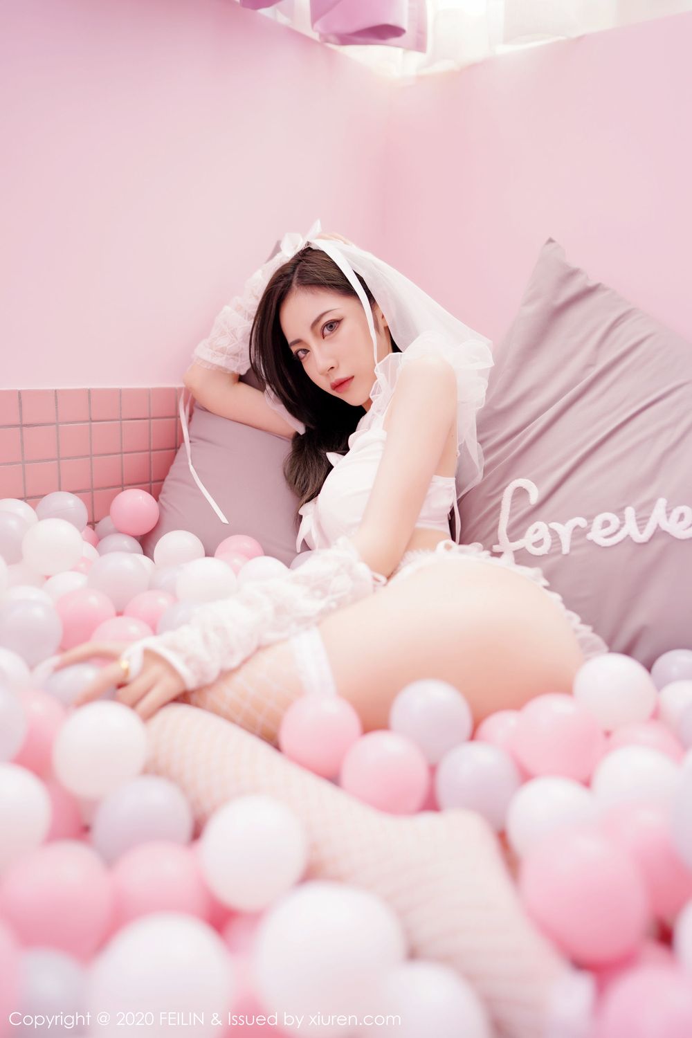 美女模特贾诗晗 - 白色婚纱+猫女装扮性感写真