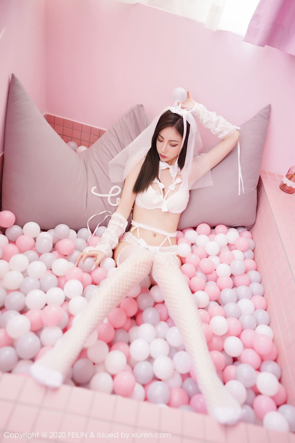 美女模特贾诗晗 - 白色婚纱+猫女装扮性感写真