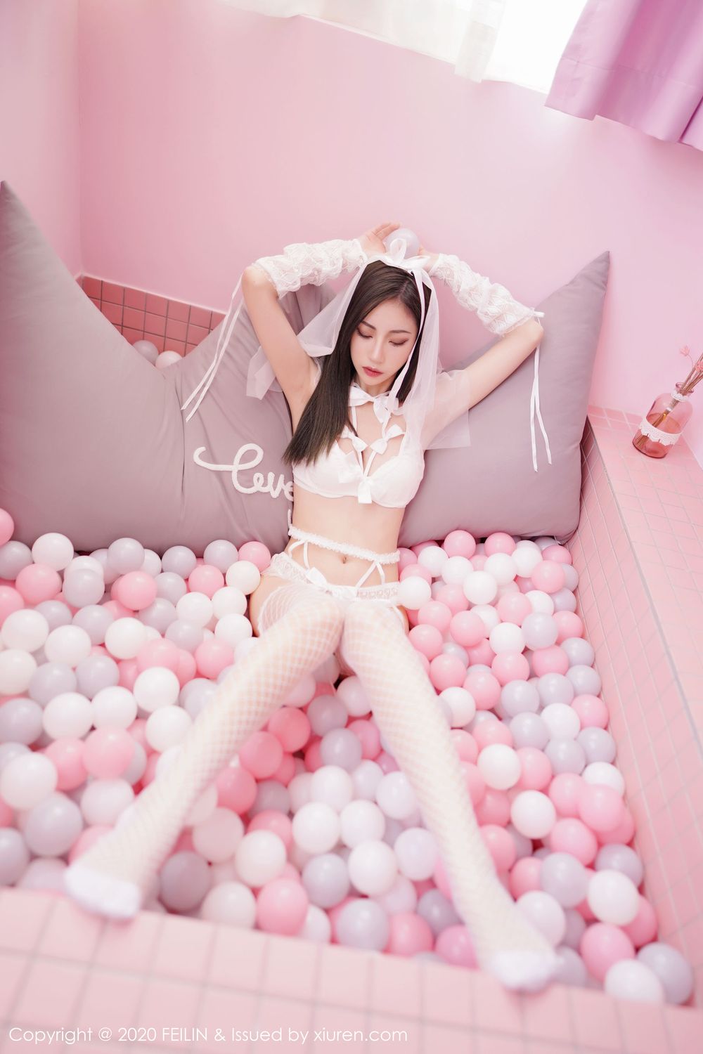 美女模特贾诗晗 - 白色婚纱+猫女装扮性感写真
