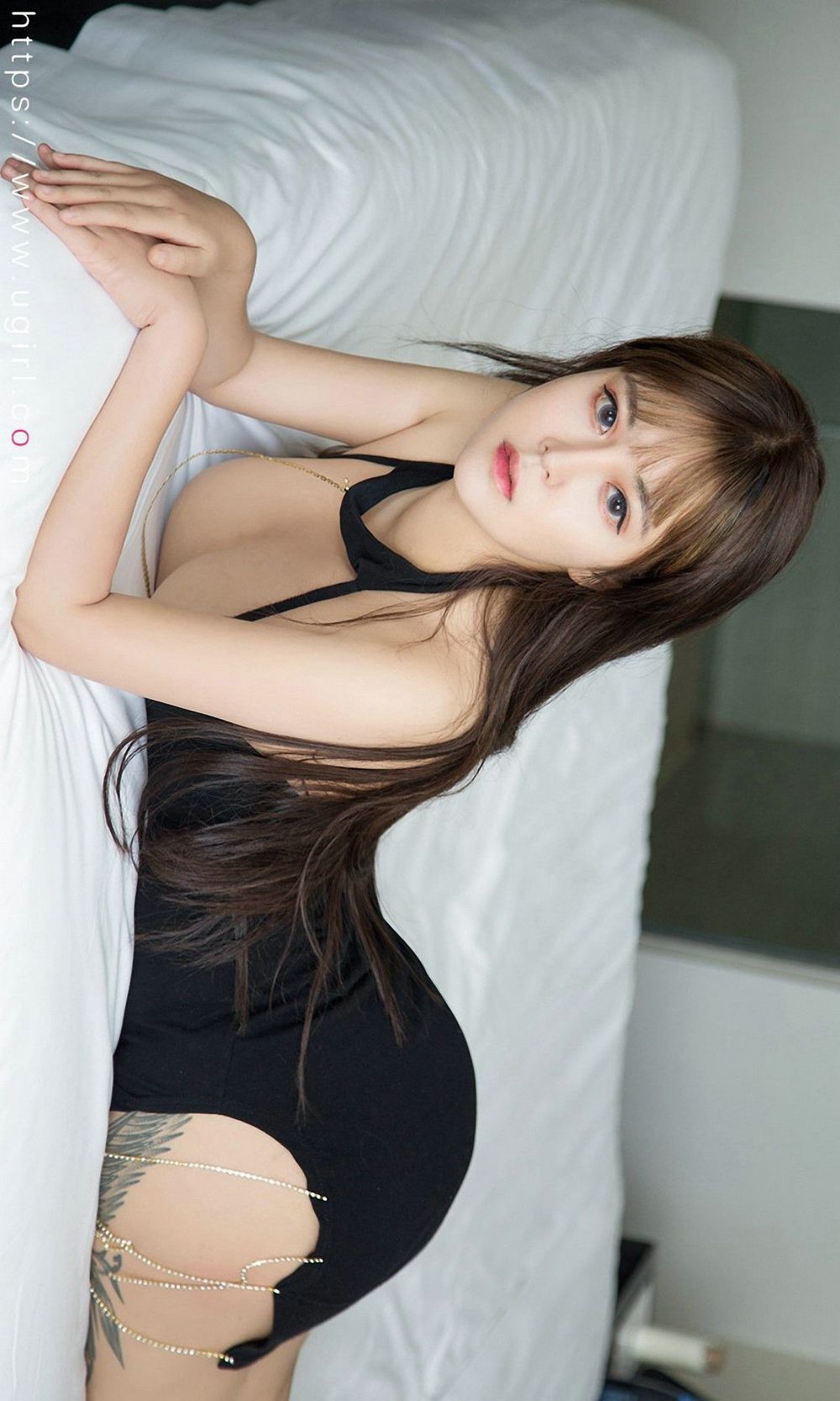 美女模特乔安娜 - 红丝绒服饰樱桃少女主题性感写真