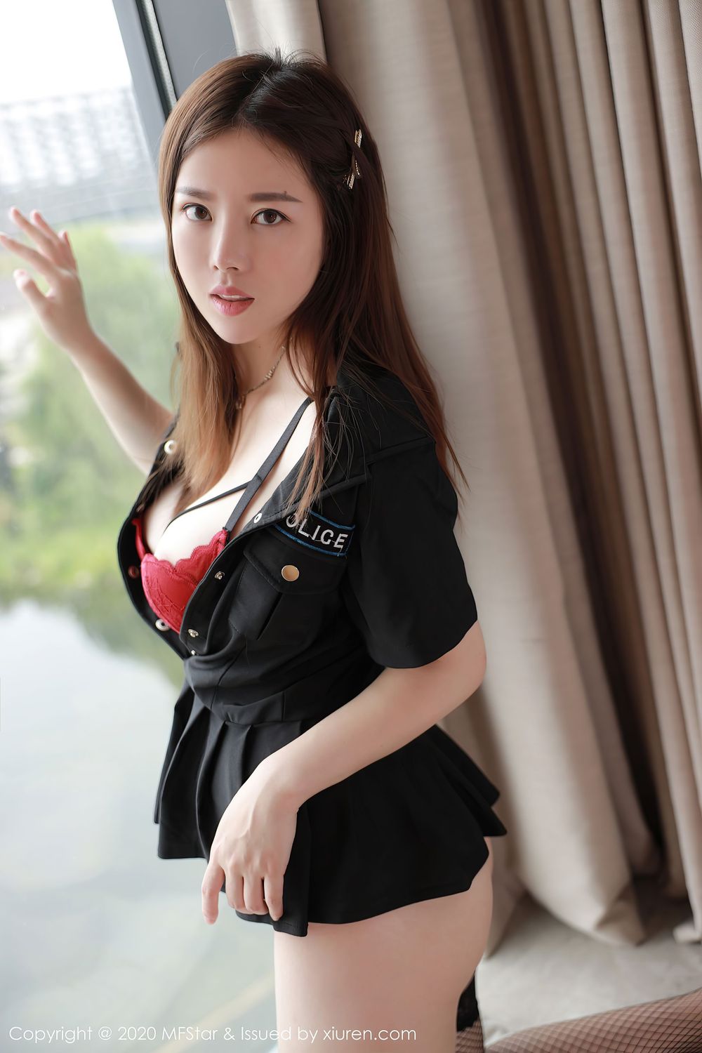 美女模特白茹雪Abby - 警花制服+黑丝系列四川旅拍