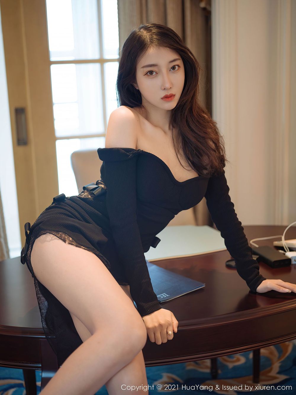 丽质美人玥儿玥er - 黑色礼裙+朦胧丝袜厦门旅拍