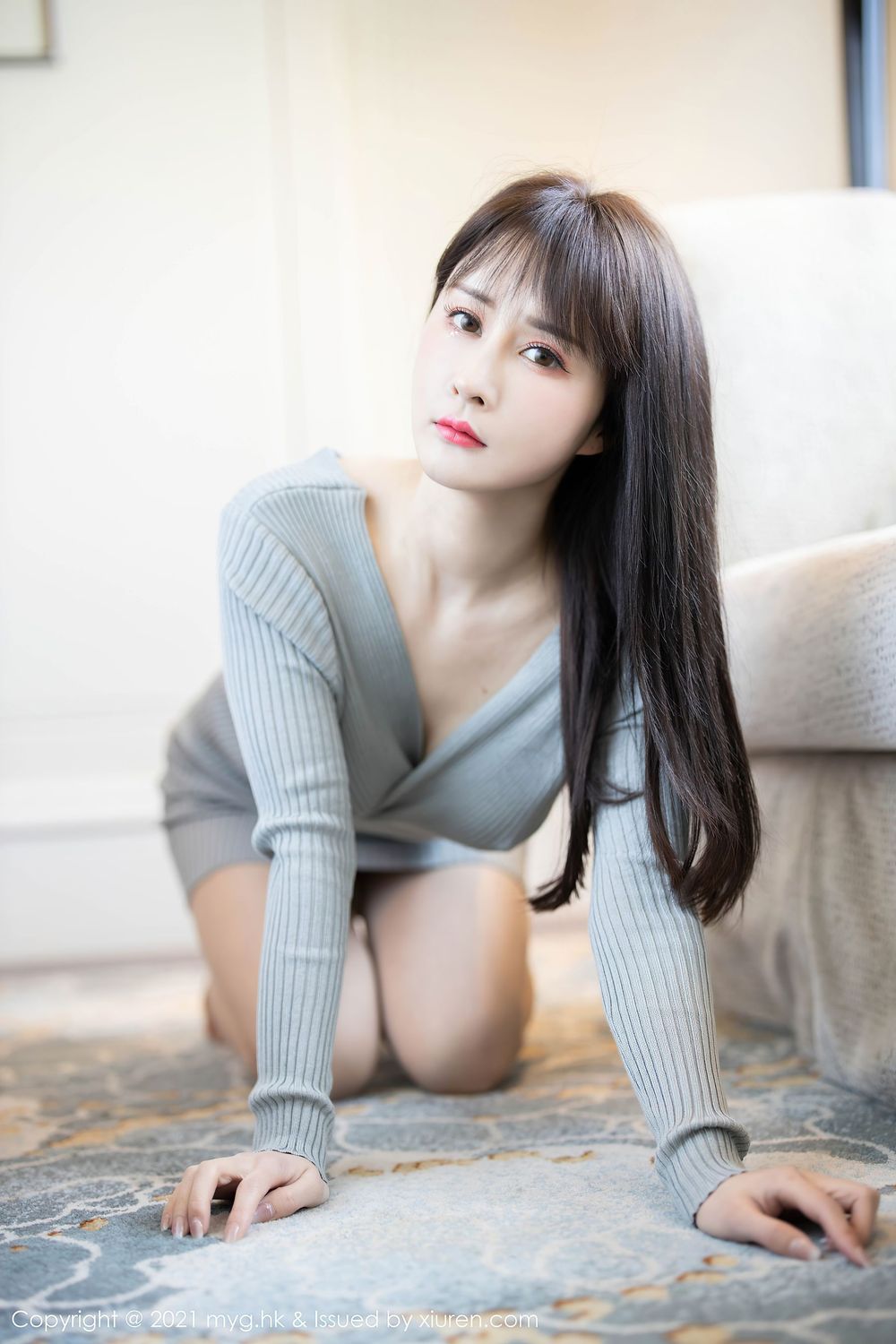 美女模特蔡文钰Abby - 猩红内衣+朦胧丝袜心愿旅拍