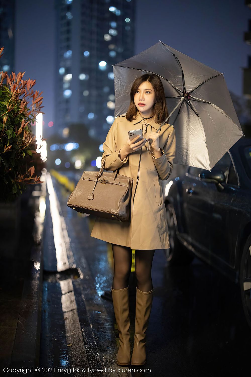 性感女神绮里嘉Carina - 美女雨夜打车主题写真