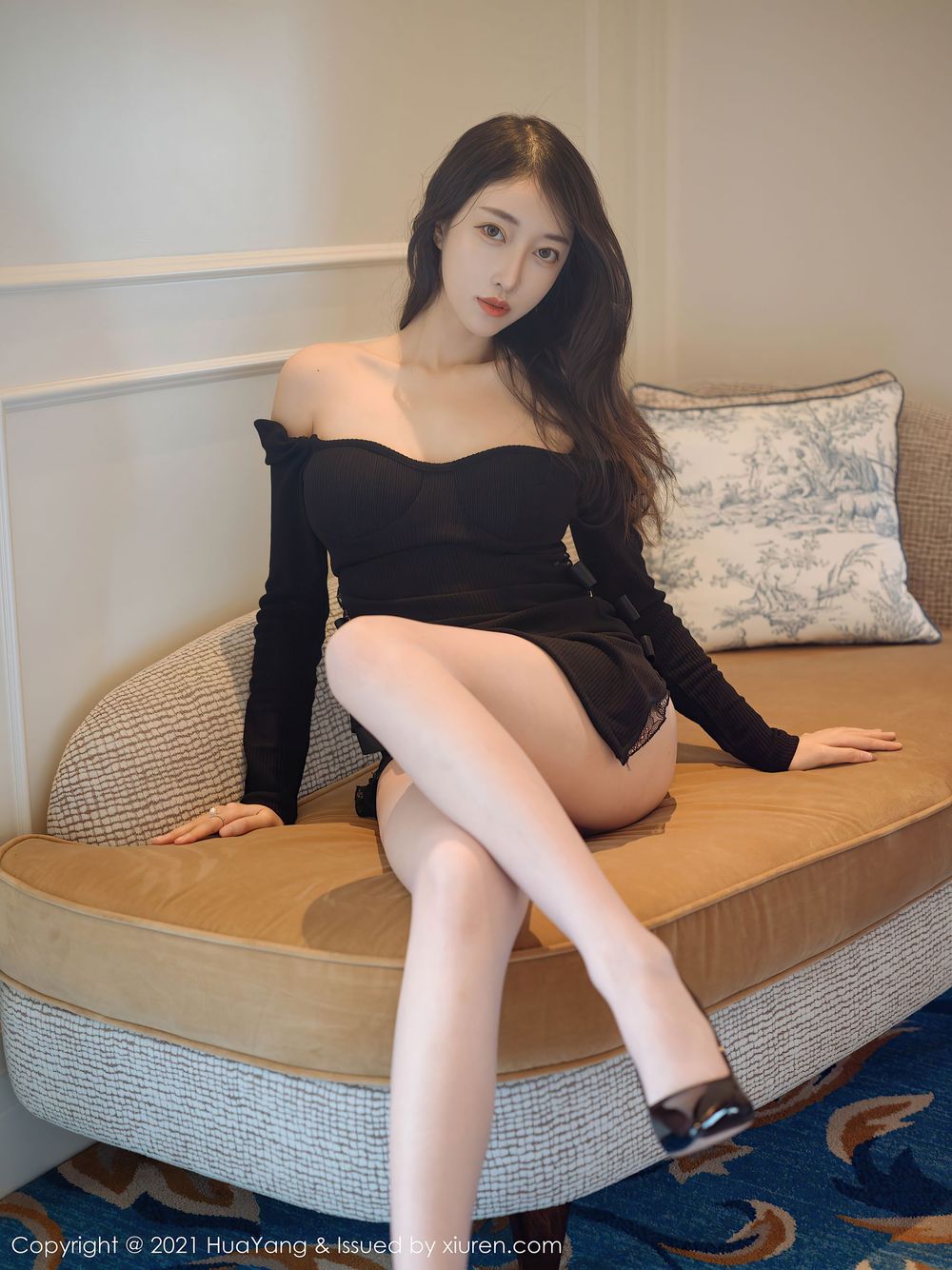 丽质美人玥儿玥er - 黑色礼裙+朦胧丝袜厦门旅拍