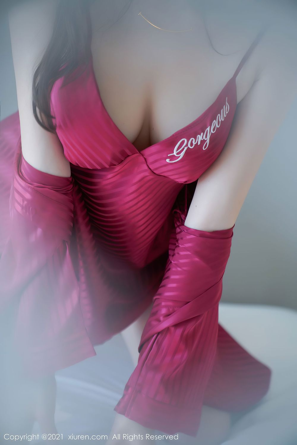 性感女神芝芝Booty - 猩红睡衣+女友视觉澳门旅拍