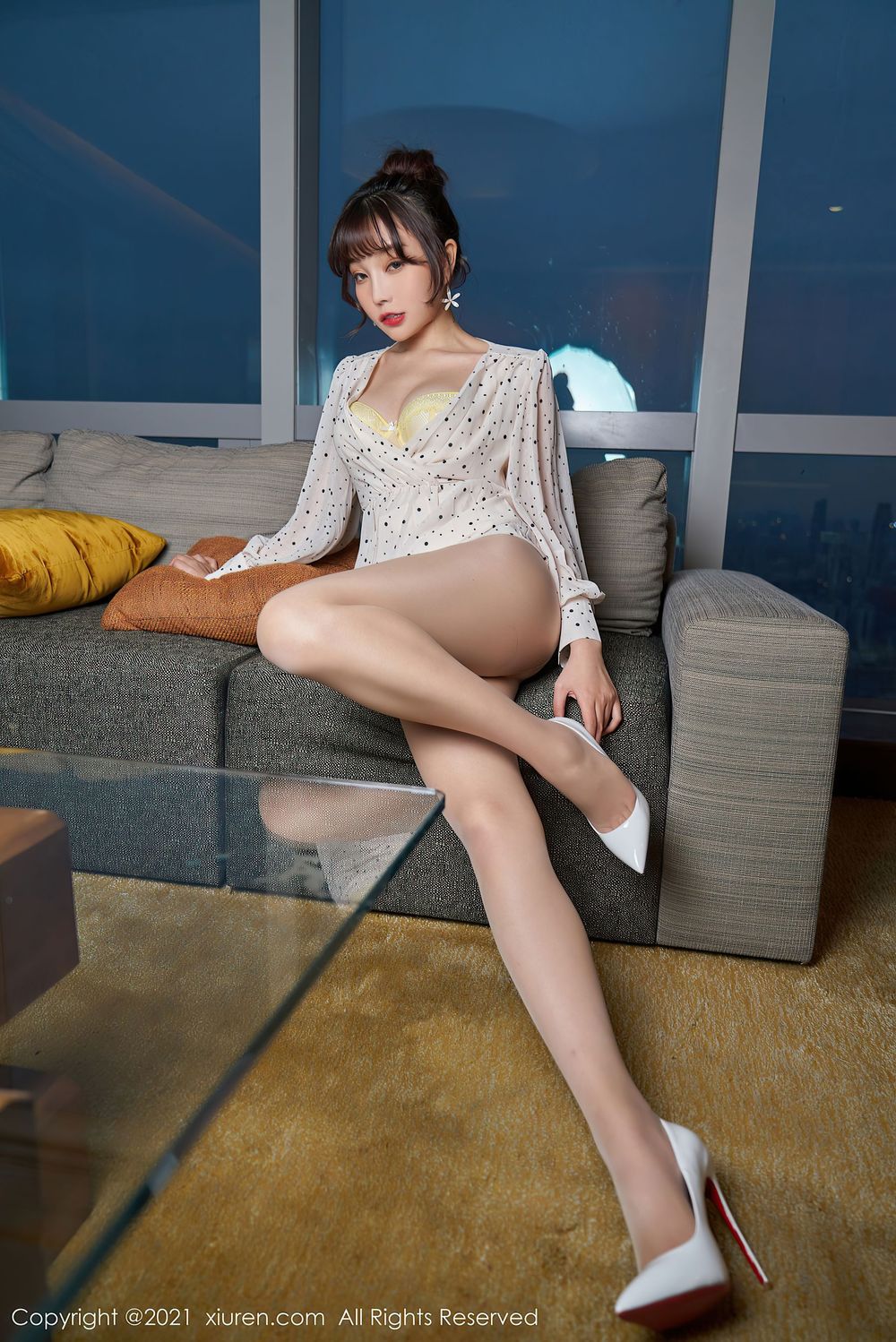 性感女神芝芝Booty - 碎花裙+惹火身材撩人写真