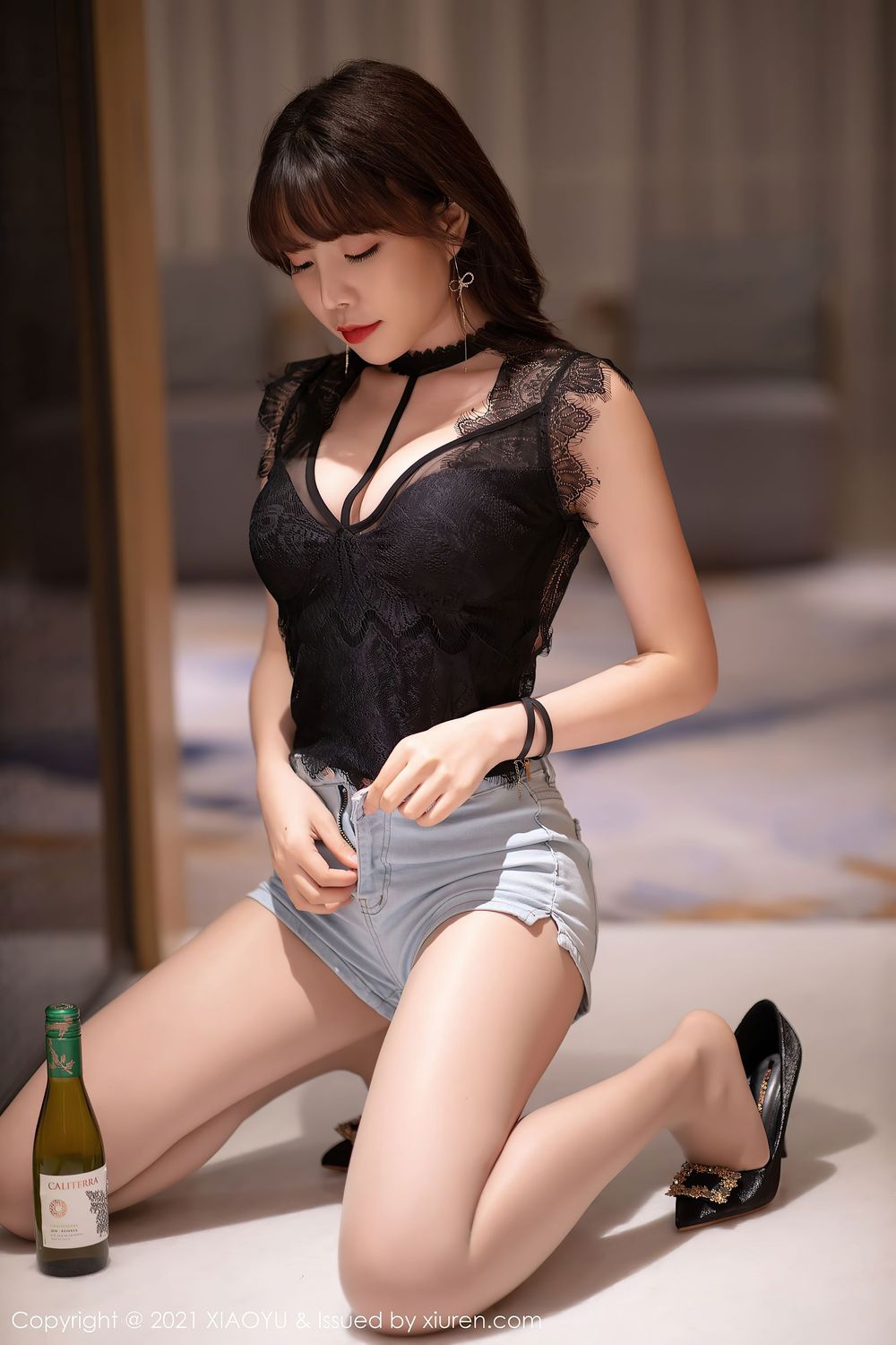 性感女神芝芝Booty - 修长玉足+热裤系列私房写真