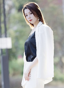 [XiuRen秀人] 美女模特言沫 - 白色职业装+丝袜系列性感写真 No.2868