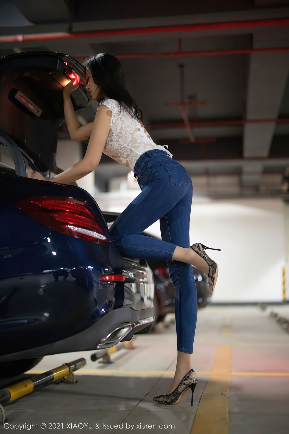 美女模特小娜比 - 直率牛仔裤+车拍主题性感写真