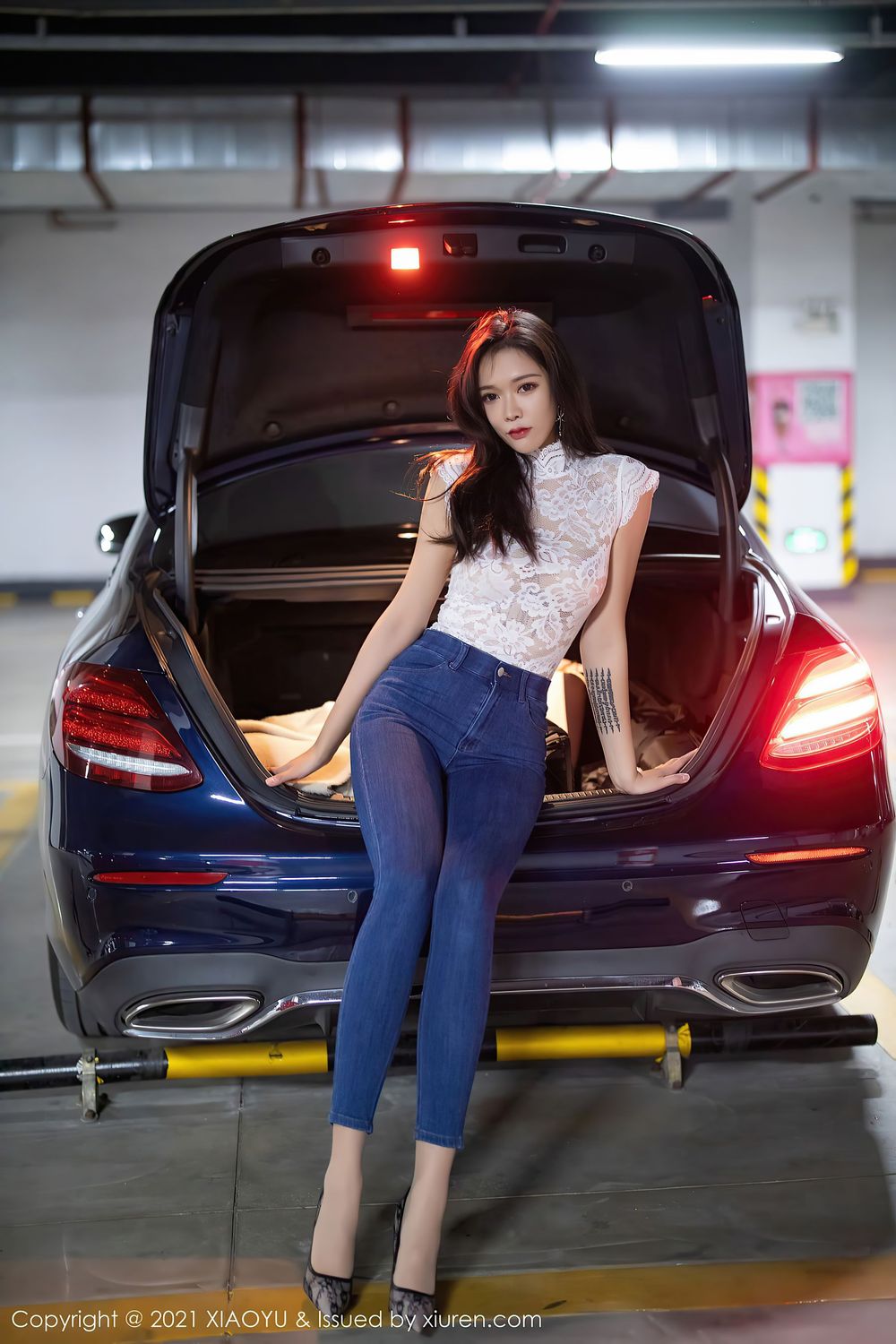 美女模特小娜比 - 直率牛仔裤+车拍主题性感写真