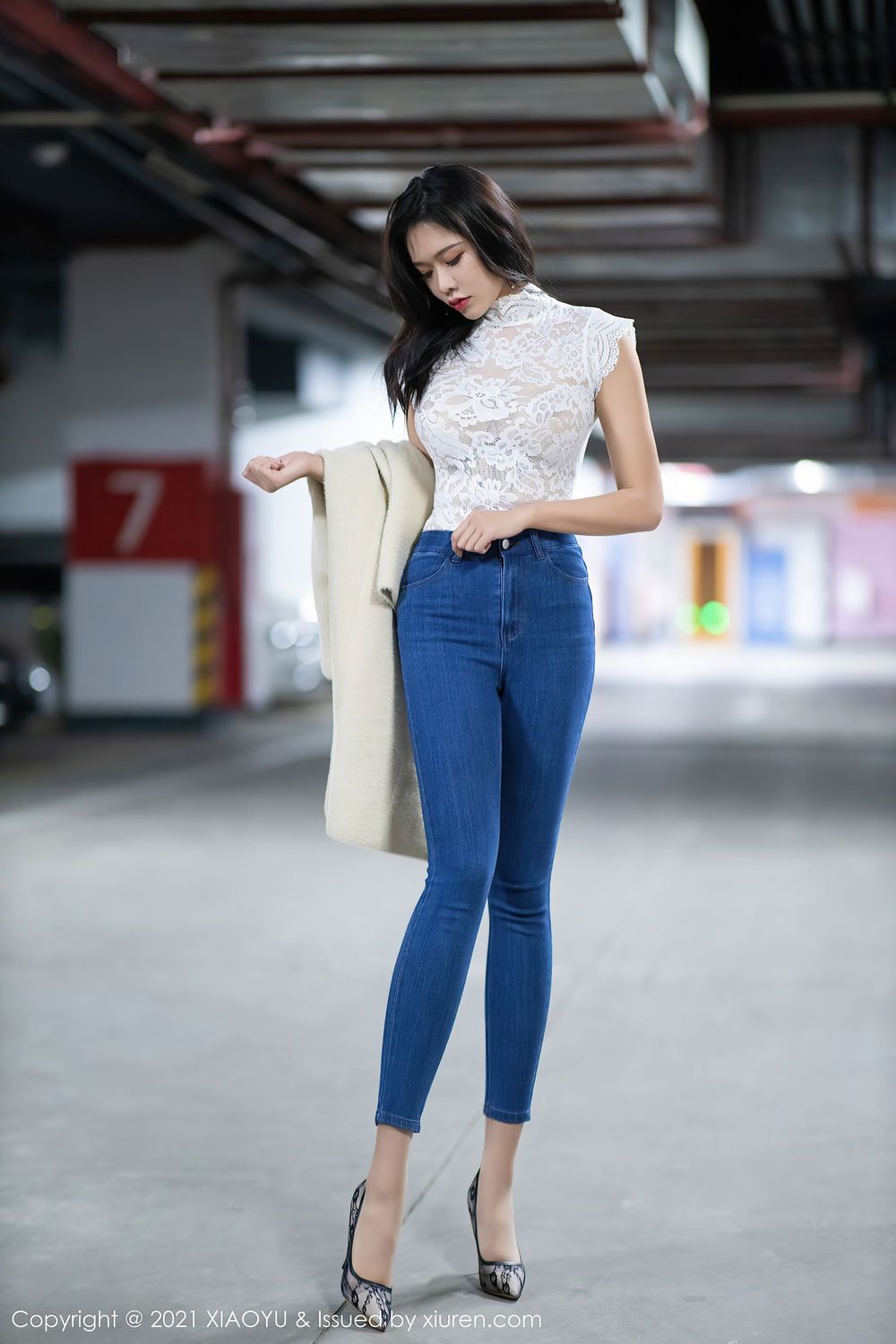 美女模特小娜比 - 直率牛仔裤+车拍主题性感写真