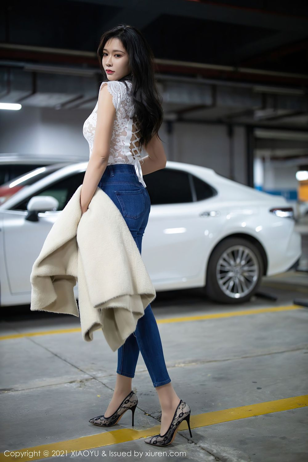 美女模特小娜比 - 直率牛仔裤+车拍主题性感写真