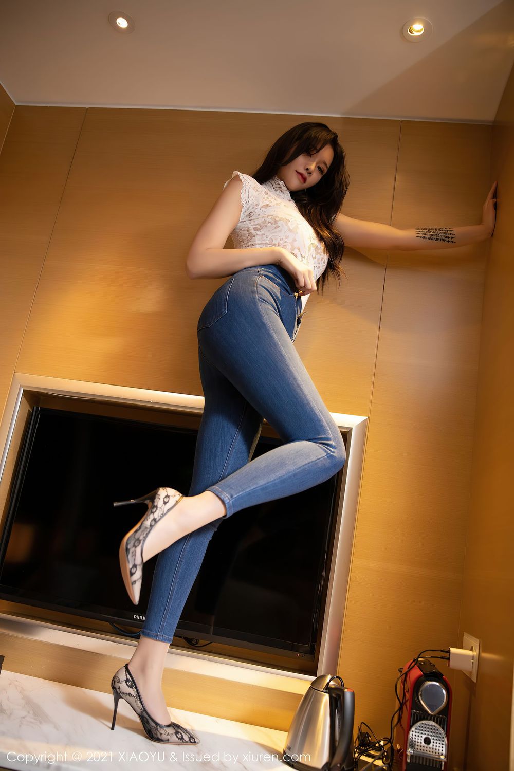 美女模特小娜比 - 直率牛仔裤+车拍主题性感写真