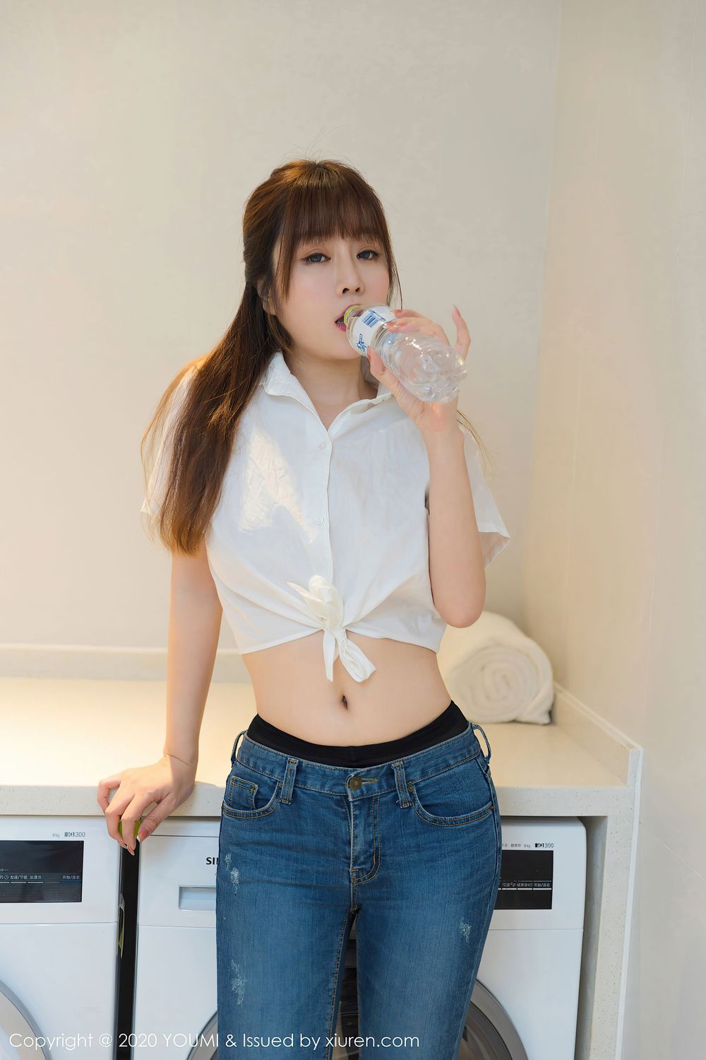性感女神王雨纯 - 白衬衫+黑丝袜系列魅惑写真